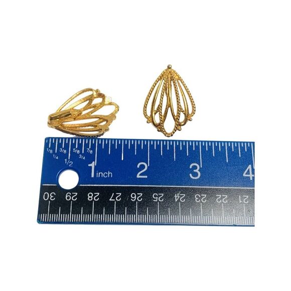 Layered Gold-Tone Clip-On Earrings 1.5" Gold Tone Gilded Mesh - Picture 7 of 7